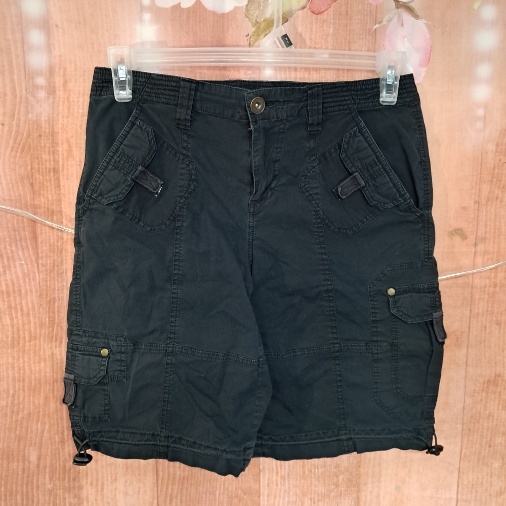 Black cargo shorts size 6